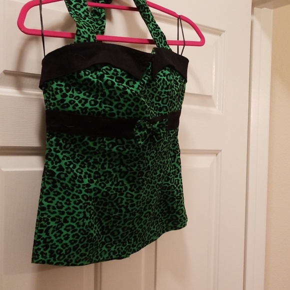 Collectif Tops - RARE Collectif halter top